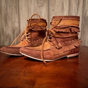 Distressed Mocassin Boots. Great Condition!